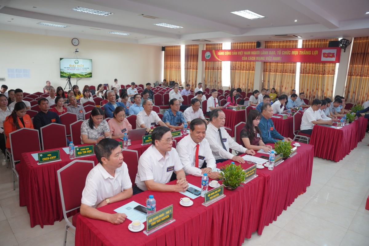 Các đại biểu tham dự Đại hội Hội Nông nghiệp hữu cơ Thái Nguyên lần thứ nhất.