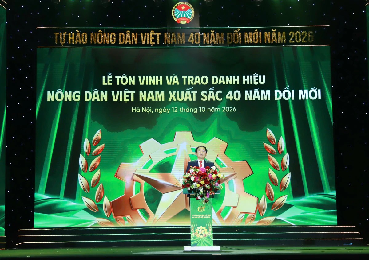 Phó Thủ tướng Hồ Quốc Dũng phát biểu tại buổi lễ, đề nghị thực hiện bốn nhóm nhiệm vụ trọng tâm nhằm phát triển nông nghiệp sinh thái, nông thôn hiện đại, nông dân văn minh.
