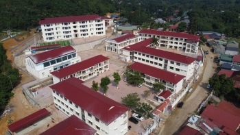 Bữa cơm bán trú nâng bước học sinh vùng biên giới Yên Khương