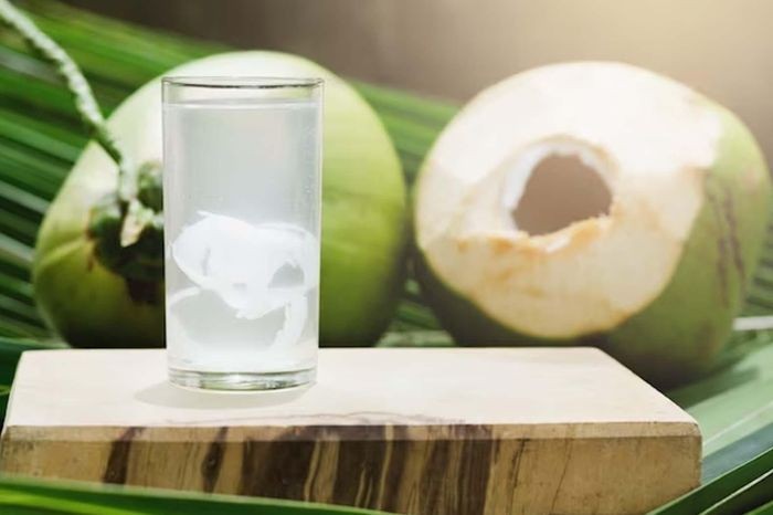 Cơ thể thay đổi ra sao khi uống nước dừa mỗi ngày?